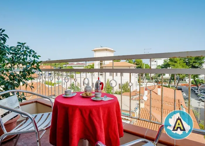 A Апартаменты *